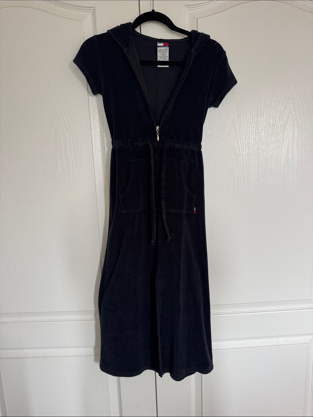 Tommy Hilfiger Black Short-Sleeve Hooded Maxi Dress-small stain bottom front